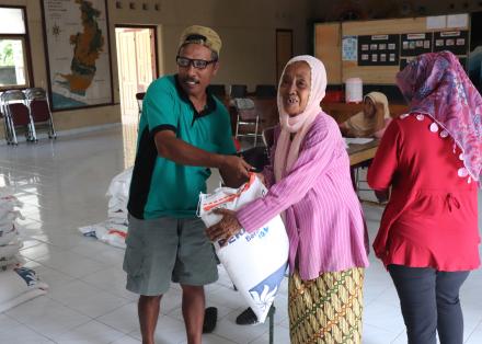 DISTRIBUSI RASTRA DESA SRIGADING LANCAR